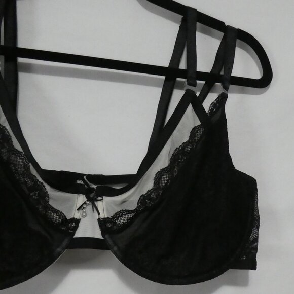 AG - ASHLEY GRAHAM | 40 DDD | Elegant Lace Black Bra | *Padding Not Included - Picture 5 of 16